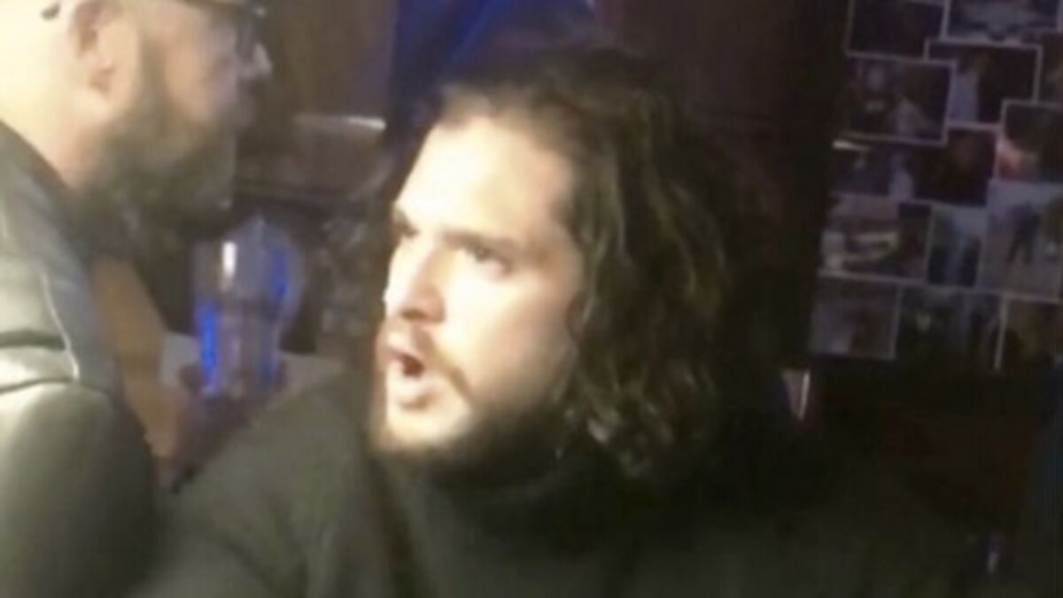 Game Of Thrones Compl Tement Ivre Kit Harington Se Fait Jeter D Un Bar