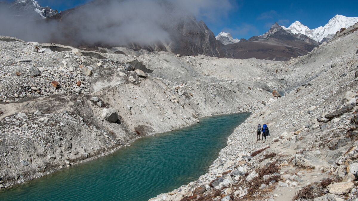 Ils D Couvrent Un Lac Rempli De Squelettes Humains M Tres Daltitude