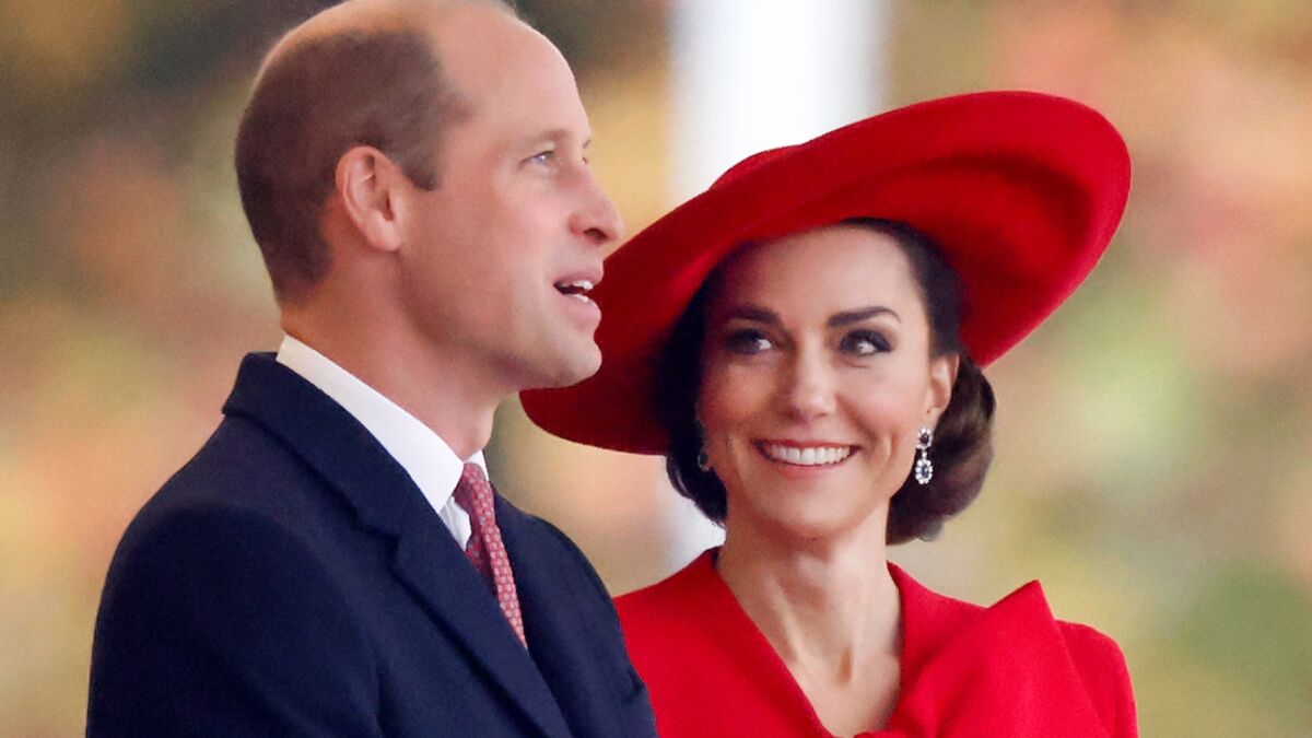 Kate Middleton Apr S Son Op Ration Elle Appara T Souriante Au C T