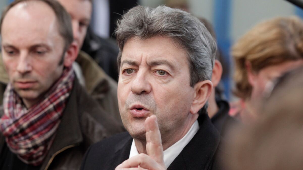 Jean Luc M Lenchon Colle Une Tape Sur La Joue D Un Journaliste De