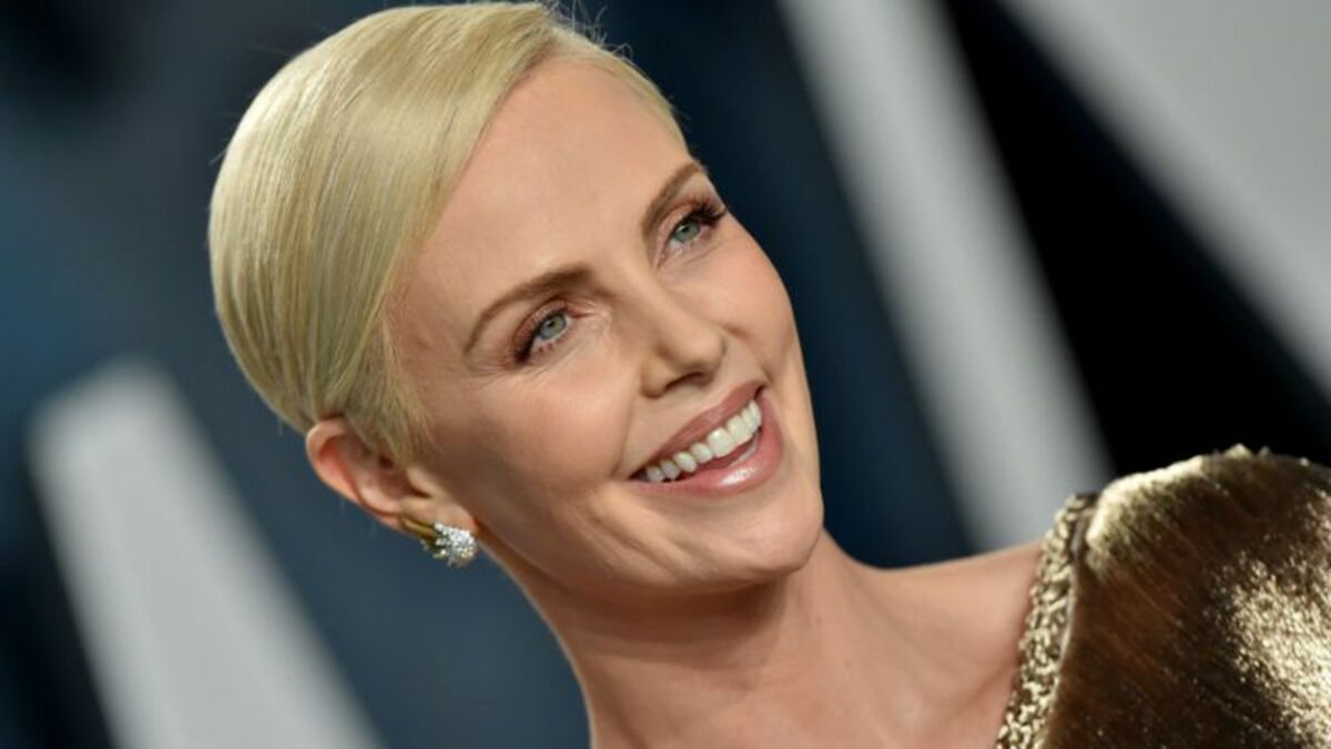 Abrasierte Haare Und Kein Make Up Charlize Theron Ist Kaum