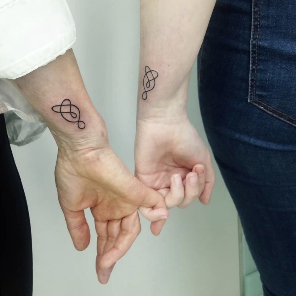 Tatouages Trop Mignons Qui C L Brent L Amour M Re Fille