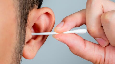 Comment bien se nettoyer les oreilles ? Voici la technique (toute simple)  d'un ORL