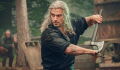 The Witcher : Liam Hemsworth "formidable" dans le costume de Geralt