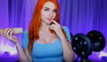 La streameuse Amouranth invente une nouvelle position pour jouer qui suscite la controverse