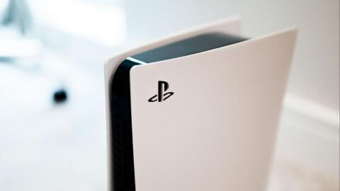 PS5 : il achète la console à Noël, la réaction de son fils le dégoûte