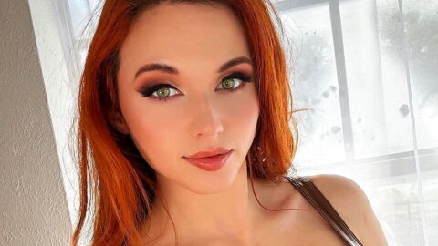 Salaire Amouranth : combien gagne la streameuse chaque mois ?