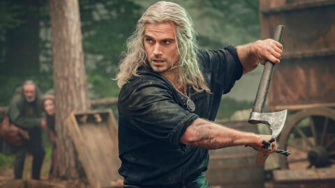 The Witcher : Liam Hemsworth "formidable" dans le costume de Geralt