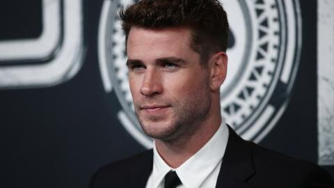 The Witcher : Liam Hemsworth affiche son nouveau physique pour incarner Geralt