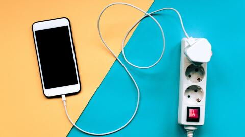 iPhone : les prochains modèles vendus sans chargeur et écouteurs par Apple ?