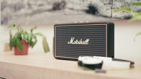 Ce haut-parleur Bluetooth étanche de grande marque passe sous la barre des 100 euros sur Amazon