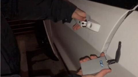 Insolite : il invente un boîtier pour déverrouiller n'importe quelle voiture et le vend une fortune