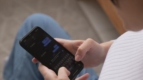 Comment envoyer un SMS anonyme ?