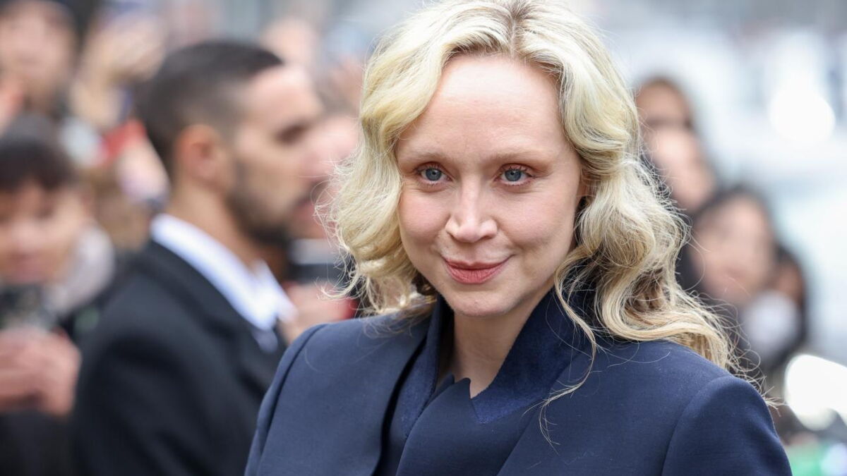 Voici qui est Gwendoline Christie, l