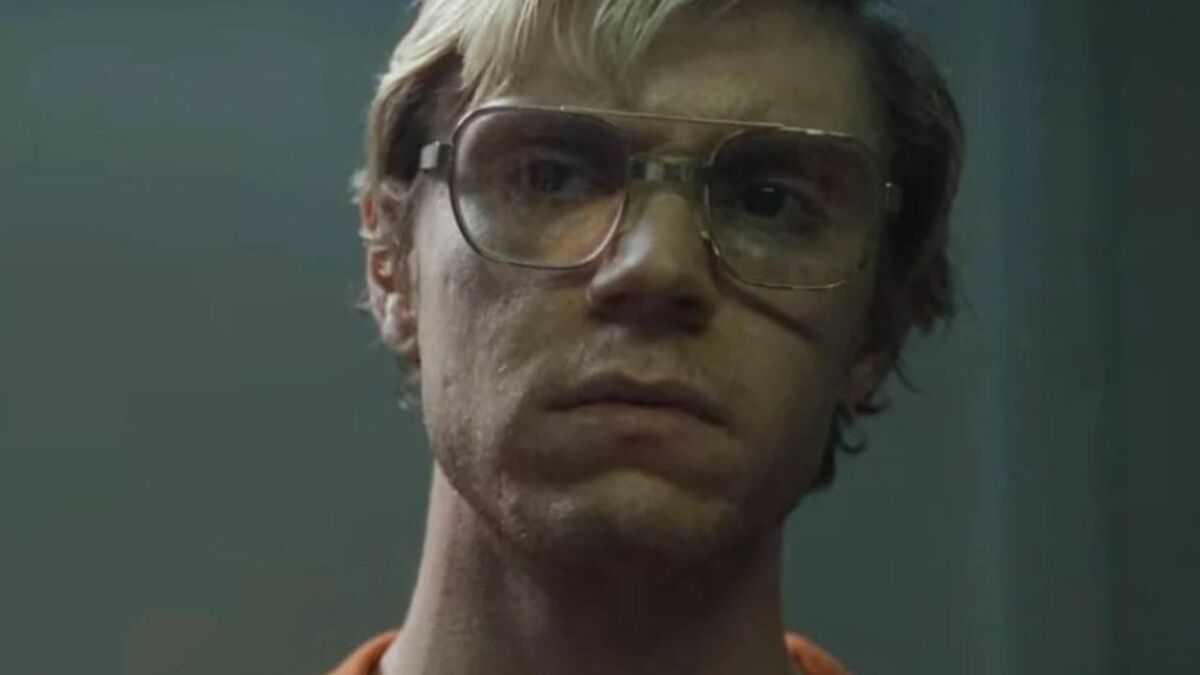 Dahmer Saison 2 Date De Sortie C'est carrément leur faute", cet acteur de You dézingue Netflix sur Jeffrey  Dahmer