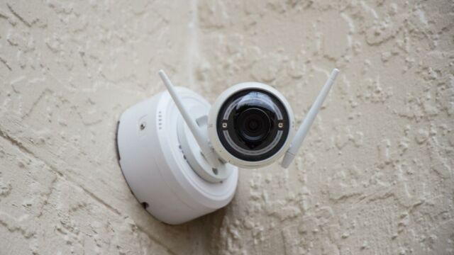 Cette caméra de surveillance compacte et discrète pour votre