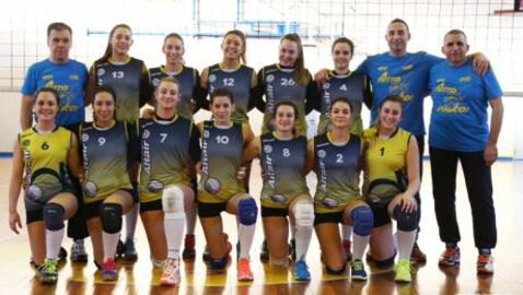 This Women's Volleyball Team Went Viral Thanks To A Particularly Daring Photo...