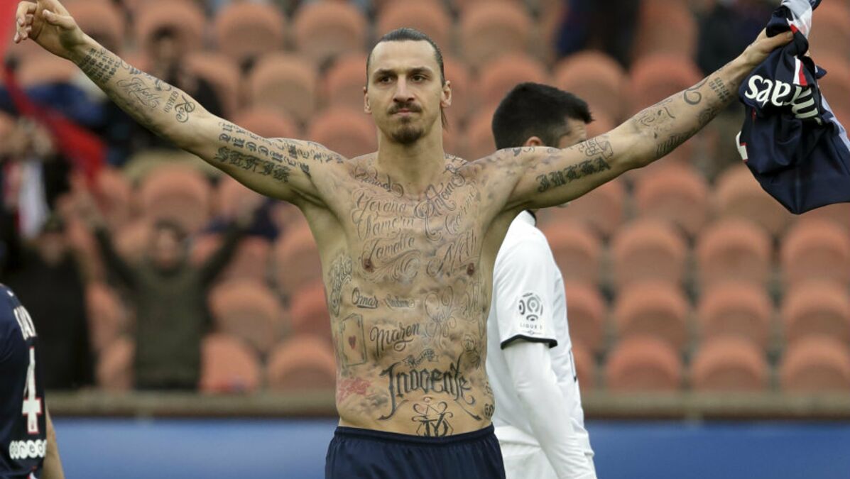 Van der Wiel verbaasd over FIFA 14: 'Waar zijn mijn tattoos?