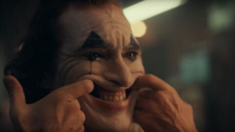 We've Finally Got Our First Look At Joaquin Phoenix As The Joker In This New Trailer