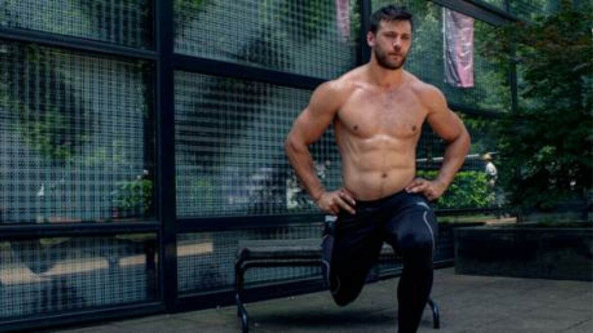 All You Need For This Special Leg Workout Is A Simple Park Bench