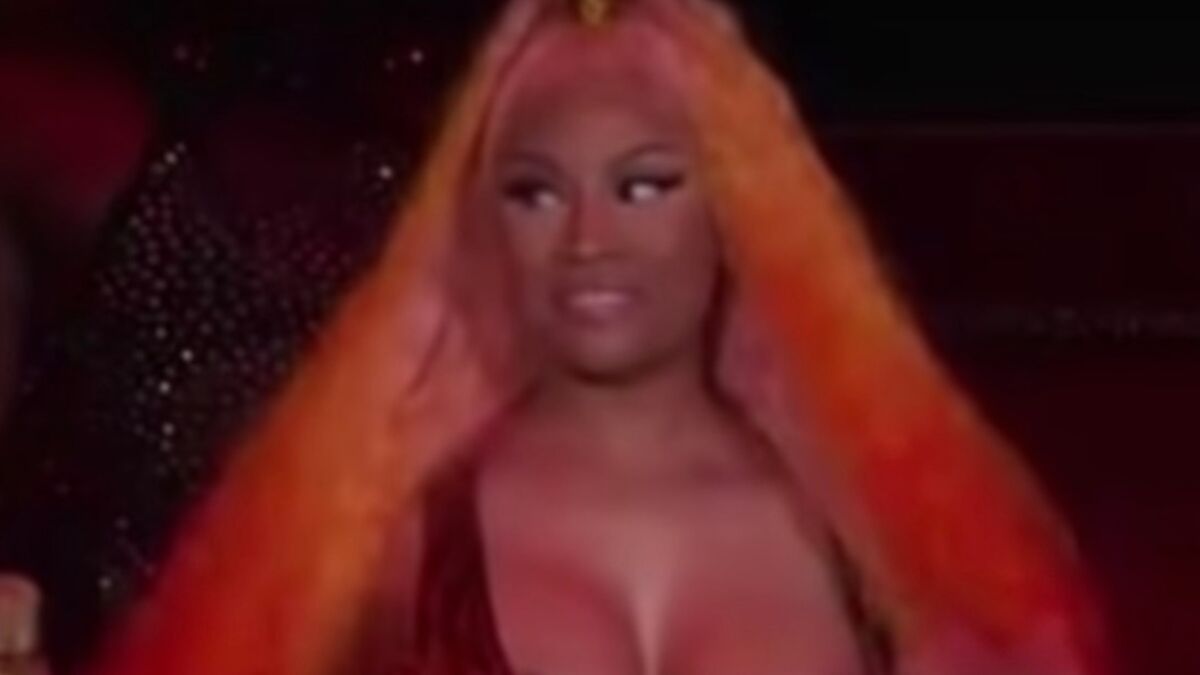 Nicki Minaj's Breasts Fall Out of Her Shirt During Concert - Nicki