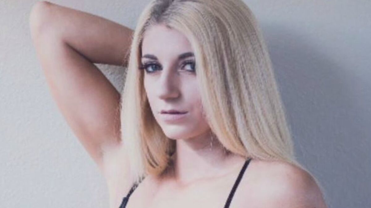 This Nfl Cheerleader Was Fired For Posting This Photo To Her Instagram