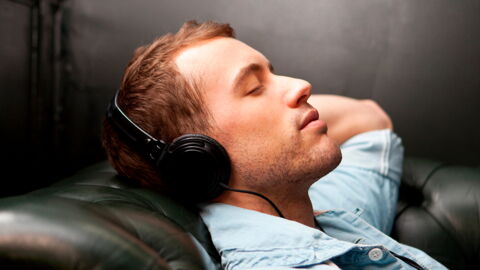 ‘Pink Noise’ While Sleeping Could Have Beneficial Effects On Your Brain