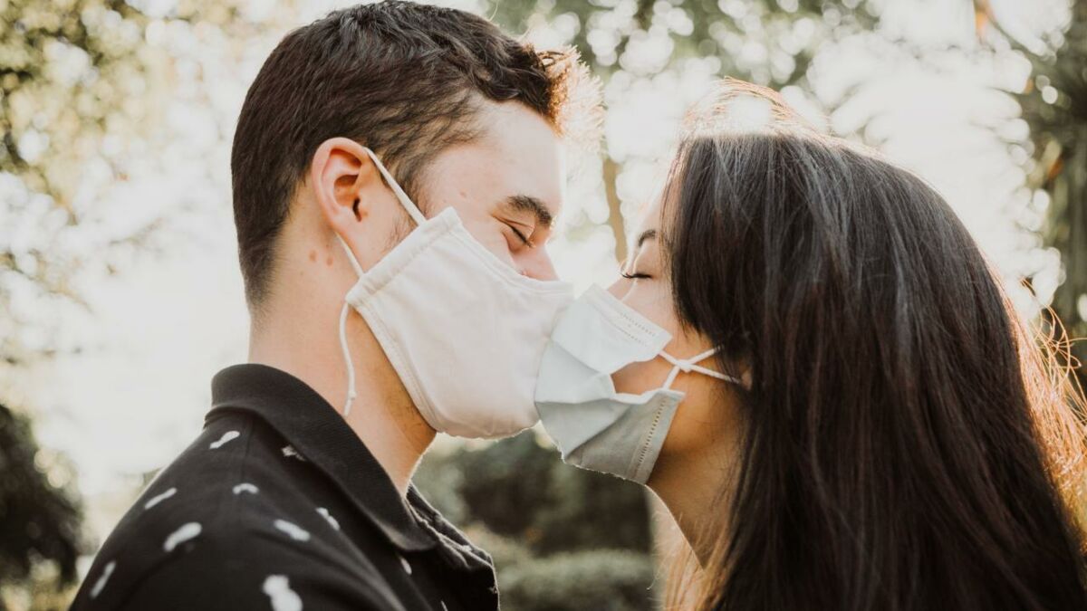 Is kissing more dangerous than oral sex with COVID-19?