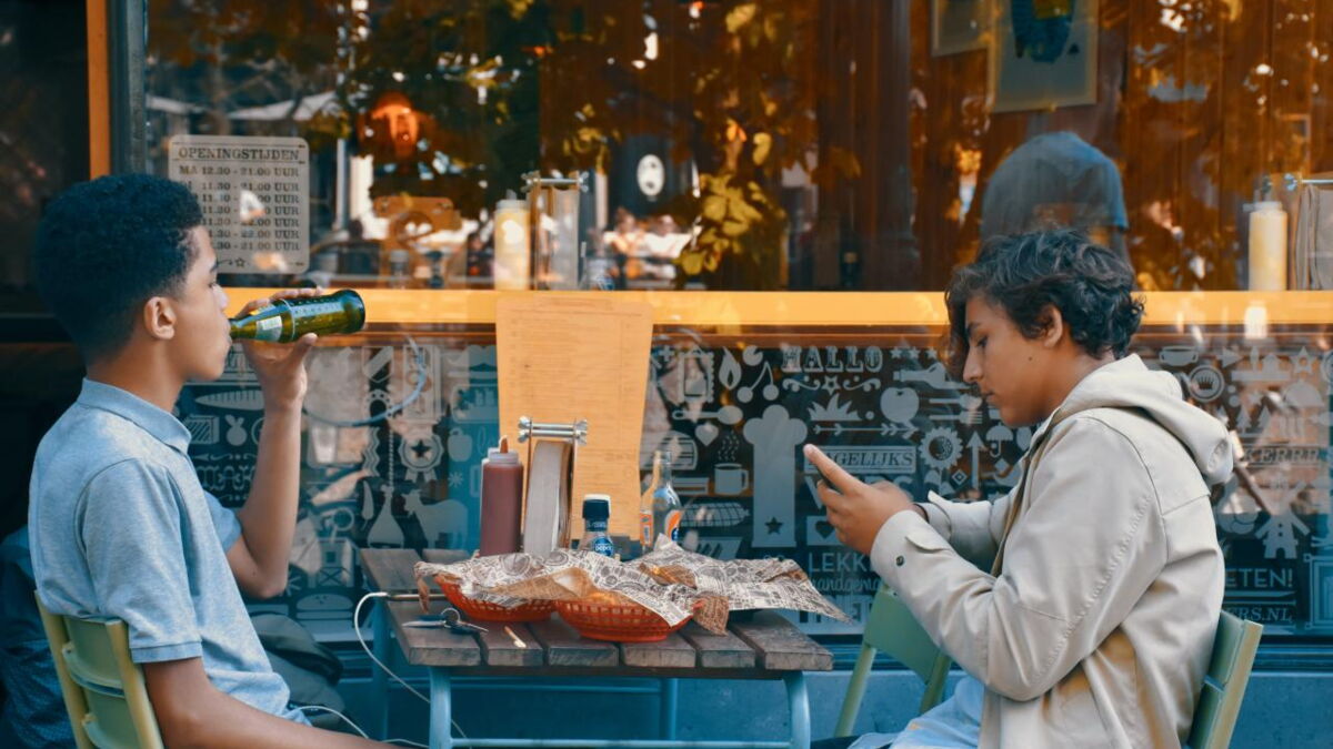 Pub gives customers 50% off meals if they lock away their phones