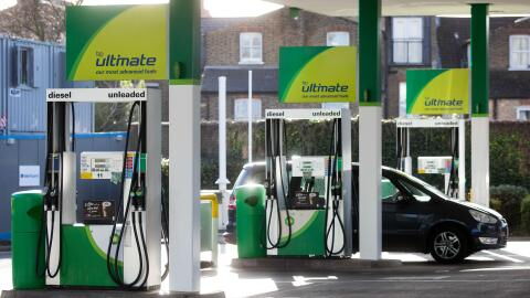 Here's how UK drivers can get £10 worth of free fuel over the bank holiday weekend