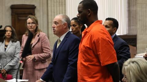 R. Kelly trial: Ex-cop vouches for singer, claims he never witnessed any abuse