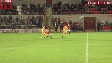 Scoring a goal from the midfielder's head is possible. Here's proof! (VIDEO)