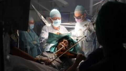 British Musician Plays Violin During Her Brain Surgery (VIDEO)