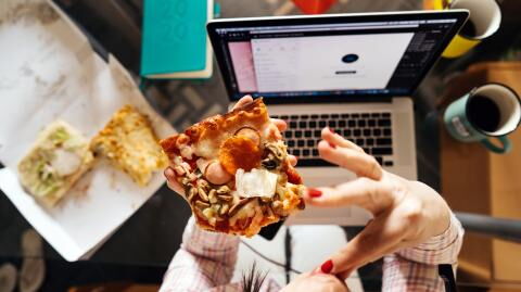 This is the worst time to eat if you want to avoid gaining weight