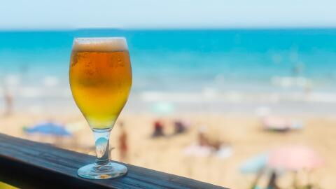 This is the scary reason you should never drink iced beverages when you're hot