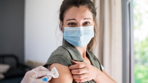 COVID-19: why vaccines could be more effective in women