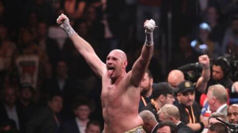 Totally Crazy Moment When Tyson Fury Licked Deontay Wilder’s Blood Before Knocking Him Out