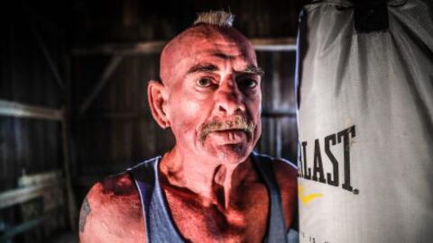 This 70-year-old boxer made his comeback, 36 years after his last fight, and won by KO!