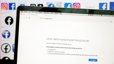 Facebook and social media apps are slowly returning after major global outage
