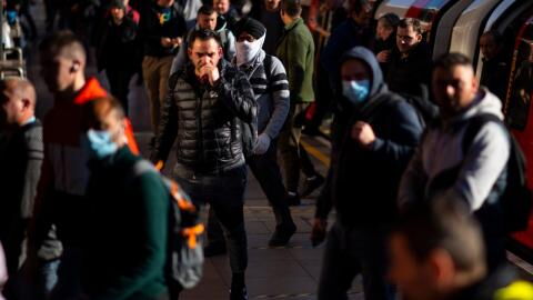 COVID: Risk of reinfection increases with Omicron, UK study finds