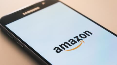 Amazon to continue accepting visa cards in the UK