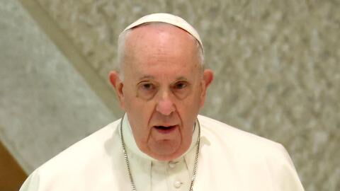Pope Francis advises parents to accept their LGBTQIA+ children