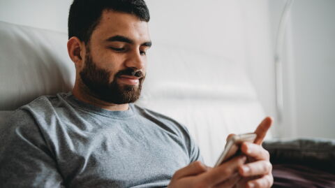 All Successful Tinder Profiles Include This One Word