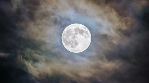 The Moon: We now know why only one of its sides has so many dark spots
