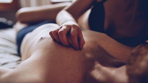 Doctor explains why men last longer in bed in the morning