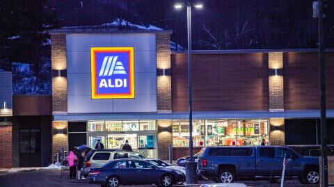 Here are the 10 things Aldi employees say you must never do in the shop