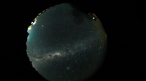 Space: light behind a black hole seen for the first time proves Einstein was right