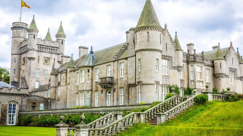 People Are Defecating in the Backyard of a Royal Estate