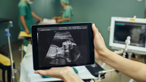 Mother Who Was Clinically Dead Gave Birth to Her Baby but Then Doctors Witnessed a Miracle