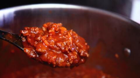 Woman finds a lizard's head in a jar of sauce from Lidl